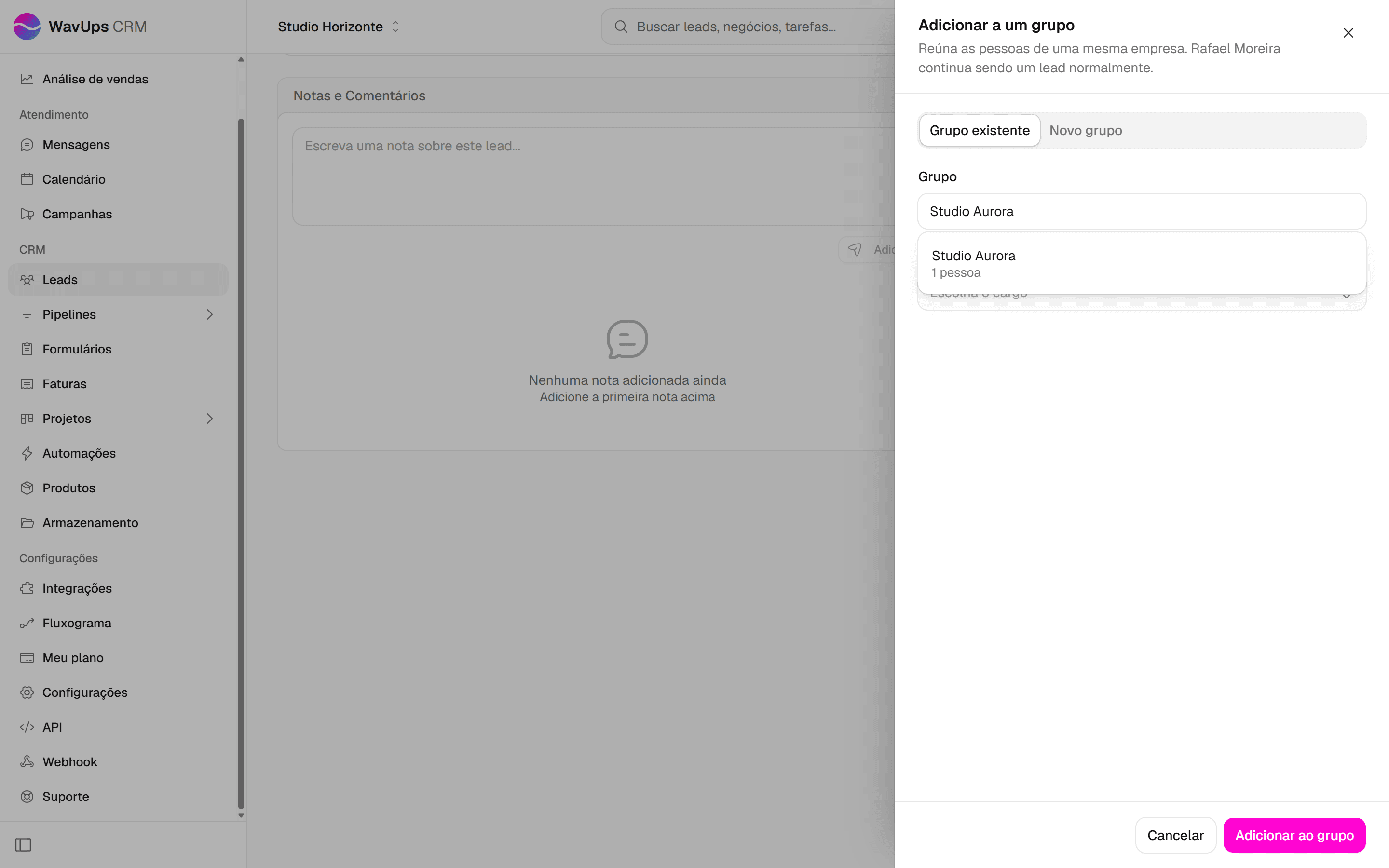 Painel Adicionar a um grupo com as opções Grupo existente e Novo grupo e a busca mostrando o grupo Studio Aurora.