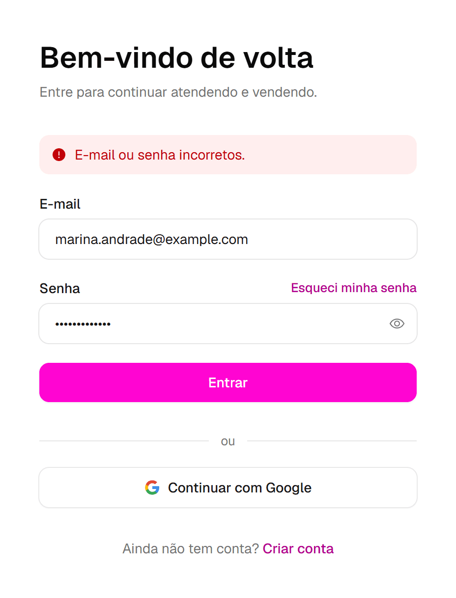 Tela de login mostrando a mensagem de erro "E-mail ou senha incorretos." acima dos campos.