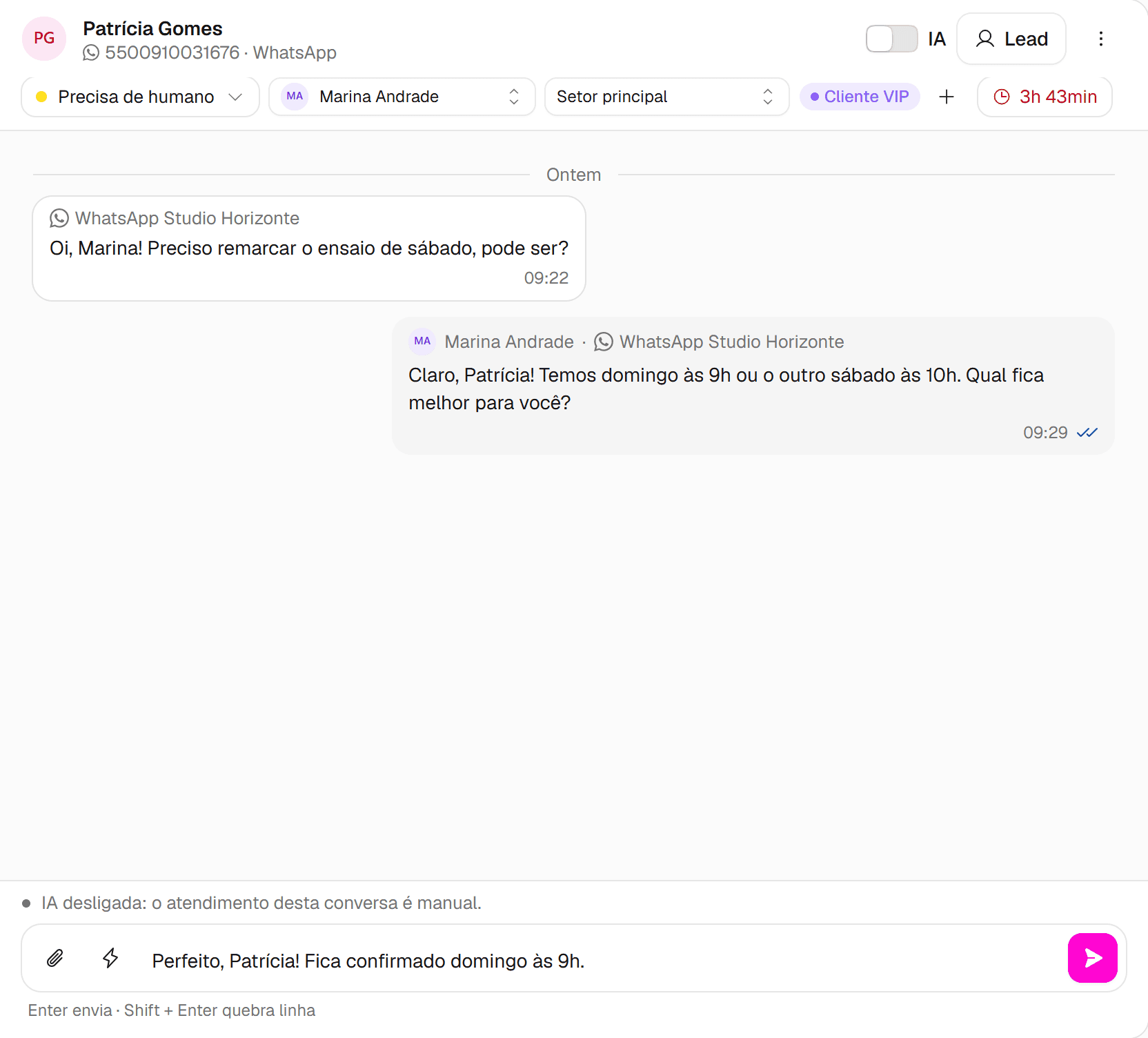 Conversa aberta com uma resposta digitada no campo de mensagem e o botão de enviar destacado.