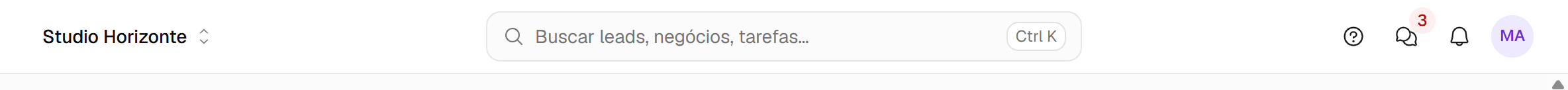 Topo da tela com o botão Chat interno, com o número de mensagens não lidas, ao lado do sino de notificações.
